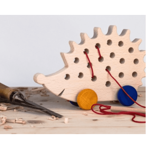 Didaktická Montessori hračka – provlékačka Ježek obraz