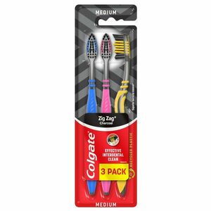 COLGATE Zubní kartáček Zig Zag Charcoal 3 ks obraz