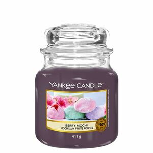 Yankee Candle Aromatická svíčka Classic střední Berry Mochi 411 g obraz