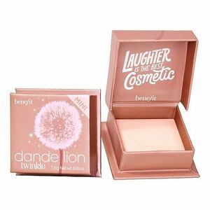 BENEFIT COSMETICS - Dandelion Twinkle - Jemně růžový rozjasňovač v mini cestovím provedení obraz