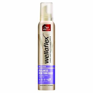 WELLAFLEX Fullness Pěnové tužidlo Ultra silné 200 ml obraz