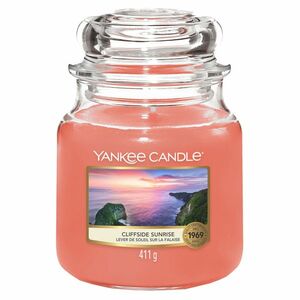 YANKEE CANDLE Classic Vonná svíčka střední Cliffside Sunrise 411 g obraz
