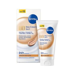 NIVEA Zkrášlující denní BB krém 5 v 1 pro střední až tmavší odstín pleti OF 15 50 ml obraz