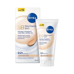 Nivea Zkrášlující hydratační denní BB krém 5v1 pro světlejší odstín pleti OF15 50 ml obraz