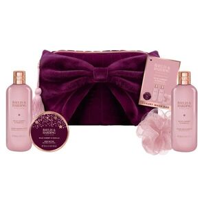 Baylis & Harding Wild Cherry & Vanilla dárková sada kosmetická taštička obraz