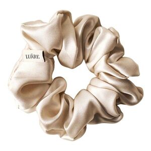 LUARE - The Midi Scrunchie Beige - hedvábná gumička do vlasů obraz