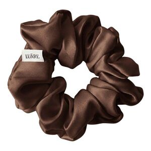 LUARE - The Midi Scrunchie Nougat- hedvábná gumička do vlasů obraz