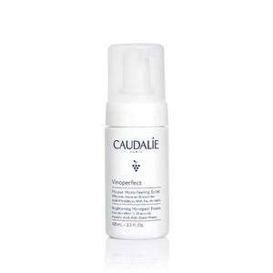 Caudalie Vinoperfect Brightening Micropeel Foam mikropeelingová čisticí pěna 100 ml obraz