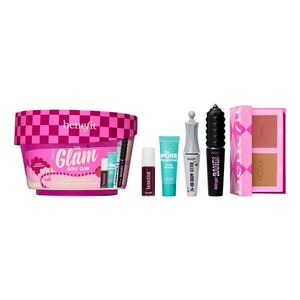 BENEFIT COSMETICS - The Glam Golf Club - Vánoční beauty set s bestsellery obraz